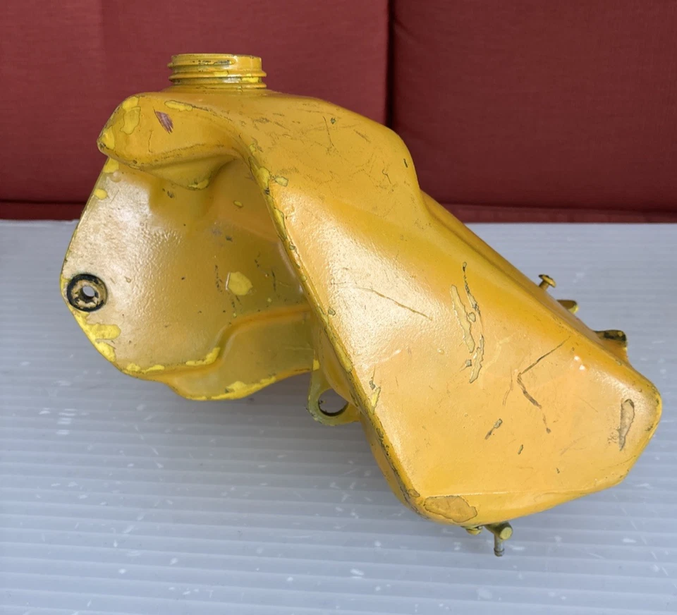 Suzuki Gas Tank RM80 Gas Tank Fuel Tank Petrol Tank 1984-85 Used Yamaha Yazaki - Image 1 of 4