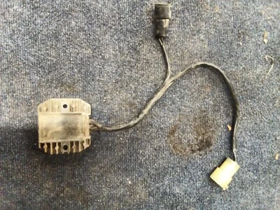 Регулятор напряжения 2001 Kawasaki Ninja ZX6R ZX600J  - Изображение 1 из 2