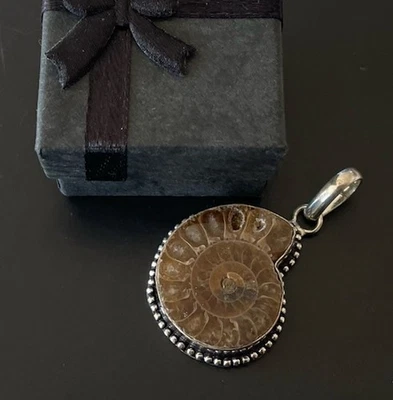 Аммонит ископаемая раковина подвеска -925 серебро покрытием - новый - Изображение 1 из 3