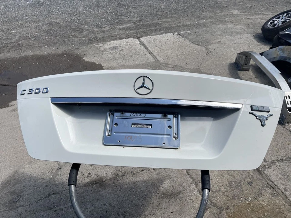 Mercedes Clase C 2008-2014 tapa cubierta blanco sedán Foto 1 de 4