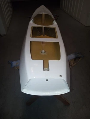 Lintel MMX  IOM Sailboat, INTERNATIONAL ONE METER RACING YACHT - Image 1 of 4