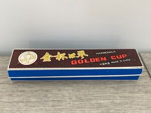 Vintage goldene Tasse Mundharmonika 7 in dekorativer Box Mitte des Jahrhunderts China geätzt Metall