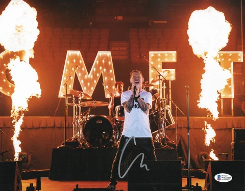 COREY TAYLOR SIGNED AUTOGRAPH 'SLIPKNOT' 'STONE SOUR' 11X14 PHOTO BECKETT 119 Cover