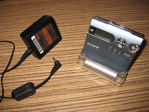 Sony Minidisc Player Recorder MD N910 Blau + Ladestation (78) - Picture 1 of 5