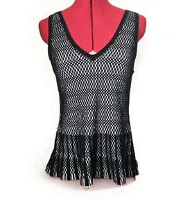 WHBM Crochet Flared Sleeveless Tank Blouse. Size Medium - Bild 1 von 10