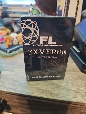 FUTURA LABORATORIES 罕见 3XVERSE 3 英寸收藏品雕像 1 个盲盒黑色 — 第 1/4 张图片