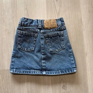 Youth Girls Vintage 80's Levi's Brown Tab Denim Blue Jean Skirt Sz 4 XS USA Made - Picture 1 of 7