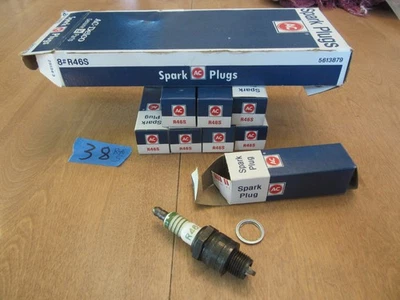 NOS  GM spark plugs R 46 S. Set of 8. PN# 5613879 - Image 1 of 4