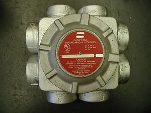 Crouse Hinds Outlet Box for Hazardous Locations GUB01 17 66666666 - Picture 1 of 3