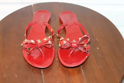 Sandálias femininas Valentino Garavani tamanho 35, arco vermelho Rockstud PVC geléia - Imagem 1 de 3