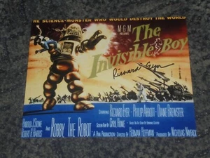 RICHARD EYER - DER UNSICHTBARE JUNGE - 10x8 FOTO SIGNIERT - (2 MÖGLICHKEITEN) - Bild 1 von 1