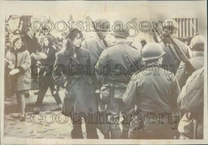 1969 National Guardsmen Student Demonstration Univ of Wisconsin Press Photo - Picture 1 of 2