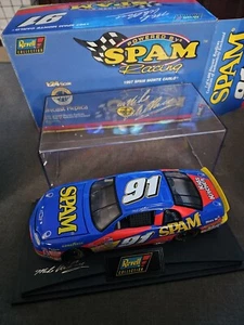 Revell Collection Mike Wallace #91 Spam Racing 1997 Monte Carlo 1:24  - Picture 1 of 6