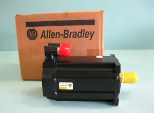 Servomotor de CA Allen-Bradley MPL-B4540F-SJ72AA Servomotor Ser A NUEVO E10 - Imagen 1 de 7