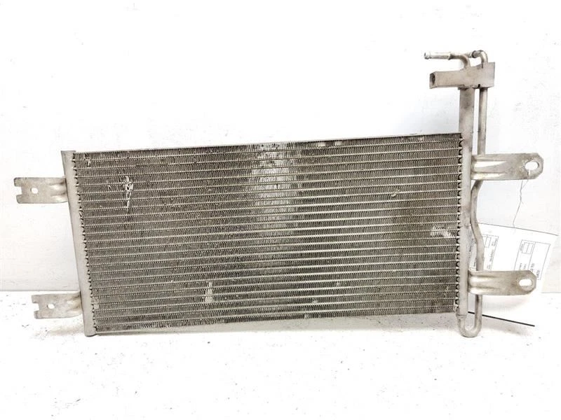 Оригинальный масляный радиатор двигателя Nissan Titan 2004-2015 годов выпуска 21606-8s110 - Изображение 1 из 4