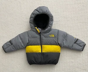 The North Face Neonato MoonDoggy 2-550 Piumino Giacca con Cappuccio - Grigio Medio - 6-12 M - Foto 1 di 10