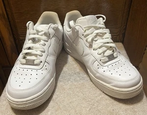 Nike Air Force 1 AF1 Damen Leder niedrig geschnitten weiß Turnschuhe Größe 6,5 - Bild 1 von 16