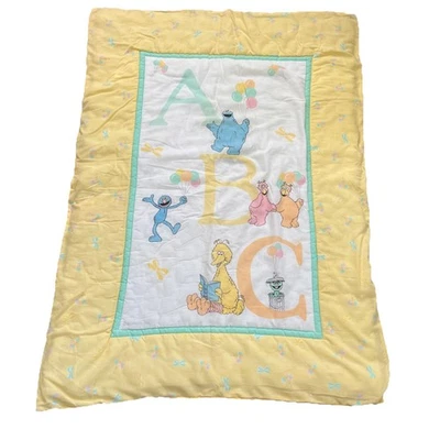 Cobertor de berço vintage Muppets Sesame Street amarelo Jim Hensen - Imagem 1 de 3