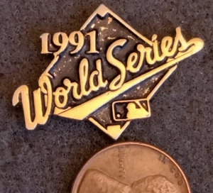 MLB 1991 World Series Minnesota Twins vs Atlanta Braves 3D Pin - Picture 1 of 2