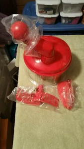 Tupperware Quick Chef rot in der Farbe neuwertig in Kunststoff - Bild 1 von 1