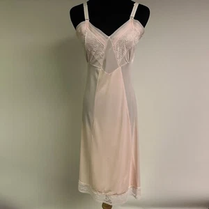 Vintage 1960s Pink Slip w/Lace Trim - Picture 1 of 4