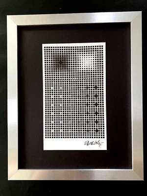 VICTOR VASARELY IMPRESSÃO DE 1970 + RESUMO GEOMÉTRICO ASSINADO + NOVO QUADRO 14x11 polegadas. - Imagem 1 de 3