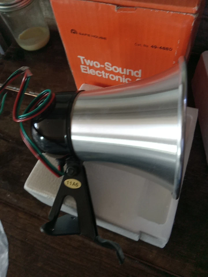Safe House Two Sound Weatherproof Electronic Siren Vintage Radio Shack Alarm NOS - Image 1 of 4