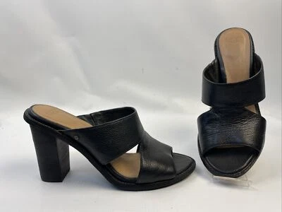 UGG Celia Black Patent Leather Straps Women Sandals 1015698 Size 8 US EUC Clean - Imagem 1 de 4