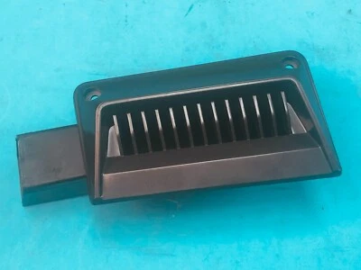 Ventilación de pilar izquierdo para camioneta Datsun 620 76827-B5000 genuina nueva de stock Foto 1 de 3