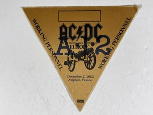 AC/Dc Pass Angus Young Usado Laboral Personal Parc Des Expositions France 1982 - Imagen 1 de 11