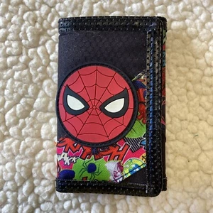 MARVEL Comics SPIDER MAN Round Face Canvas Tri Fold Wallet Key Chain - Picture 1 of 7