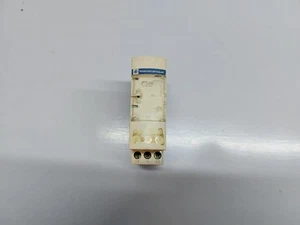 Telemecanique re8ta31bu Time Relay 0.3s-30s - Picture 1 of 7