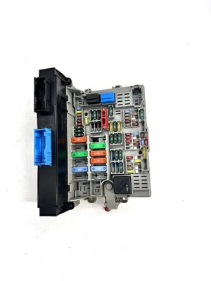 Caja de fusibles BMW 325i E90 2006-2011 JBE OEM 6906622-02 Foto 1 de 4