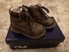 zapatos fila en bota