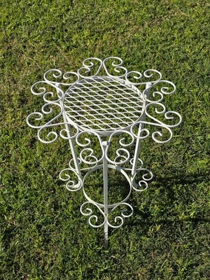 Suporte de planta de aço branco vintage – 23"H rolagem jardim flor display - Imagem 1 de 4