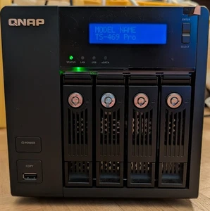 Qnap TS-469 PRO 4-bay NAS Server System 2x2.13GHz 1GB RAM - Bild 1 von 9