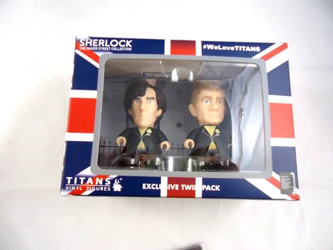 Titan vinyl mini-figure BBC Sherlock Holmes and Watson Wedding suits 2-pack Cover