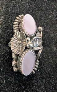 Vintage Womans Sterling Silver Flower Two Shell Pink Mother of Pearl Size 9 - Picture 1 of 5