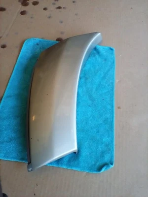 Parachoques delantero izquierdo Toyota Sequoia 2001-04 extensión acampanada pintura dorada Foto 1 de 4