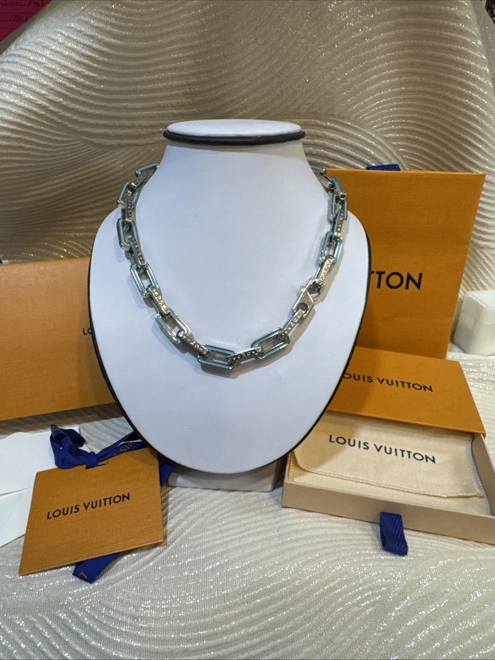 Collar Louis Vuitton Monograma Hombre Collar Cuenta con Eslabones Esmaltados Azul Claro Foto 1 de 4