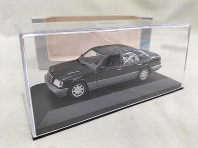 Minichamps Blue Black Mercedes E-Class Saloon 1993 1/43 Model Car Collectible - Image 1 of 4