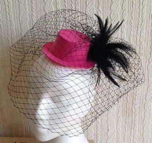 Negro Velo Pluma Rosa Mini Sombrero Top Fascinador Millería Burlesca Boda 1 - Imagen 1 de 3