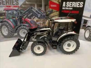ROS 1:32 - Trattore Valtra A104 con caricatore anteriore/front loader - Foto 1 di 11