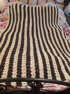 Vintage Häkeldecke braun und cremeweiß - Bild 1 von 7