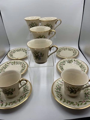 Juego de 6 tazas con platillos Lenox Holiday Dimension Holly Collection hechas en EE. UU. Foto 1 de 4