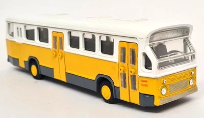 Lion Toys 1/50 - DAF City Bus Yellow No.38 Diecast Scale Model Bus - Image 1 of 4