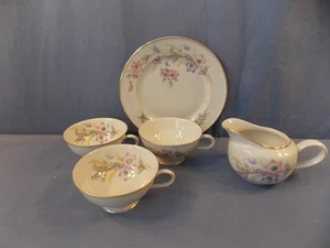 Hutschenreuther Turvel "The Belmont" Salad Plate 7 5/8", 3 Cups & Creamer - Picture 1 of 3