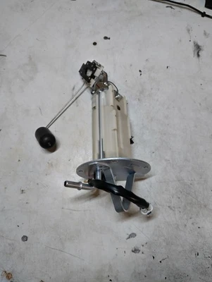 Suzuki Gsxr 600/750 2011 To 2017 L1 11 12 13 14 15 16  Fuel Pump - image 1 of 4