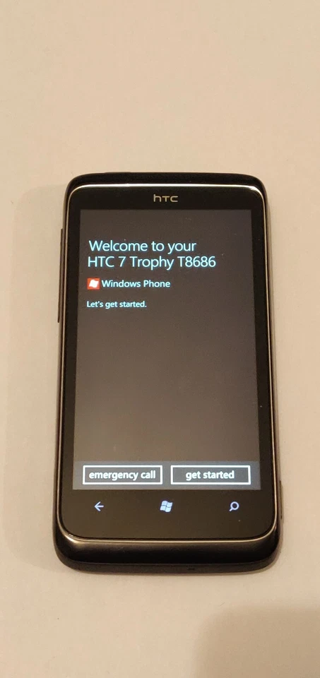 HTC 7 Trophy T8686 - 8GB - Windows 7.5 Touchscreen Black (Unlocked) Smartphone - Image 1 of 4