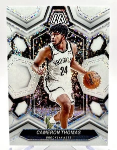 2023-24 Panini Mosaico Cameron Thomas Blanco Brillo Prizm #159 Redes SSP - Imagen 1 de 2